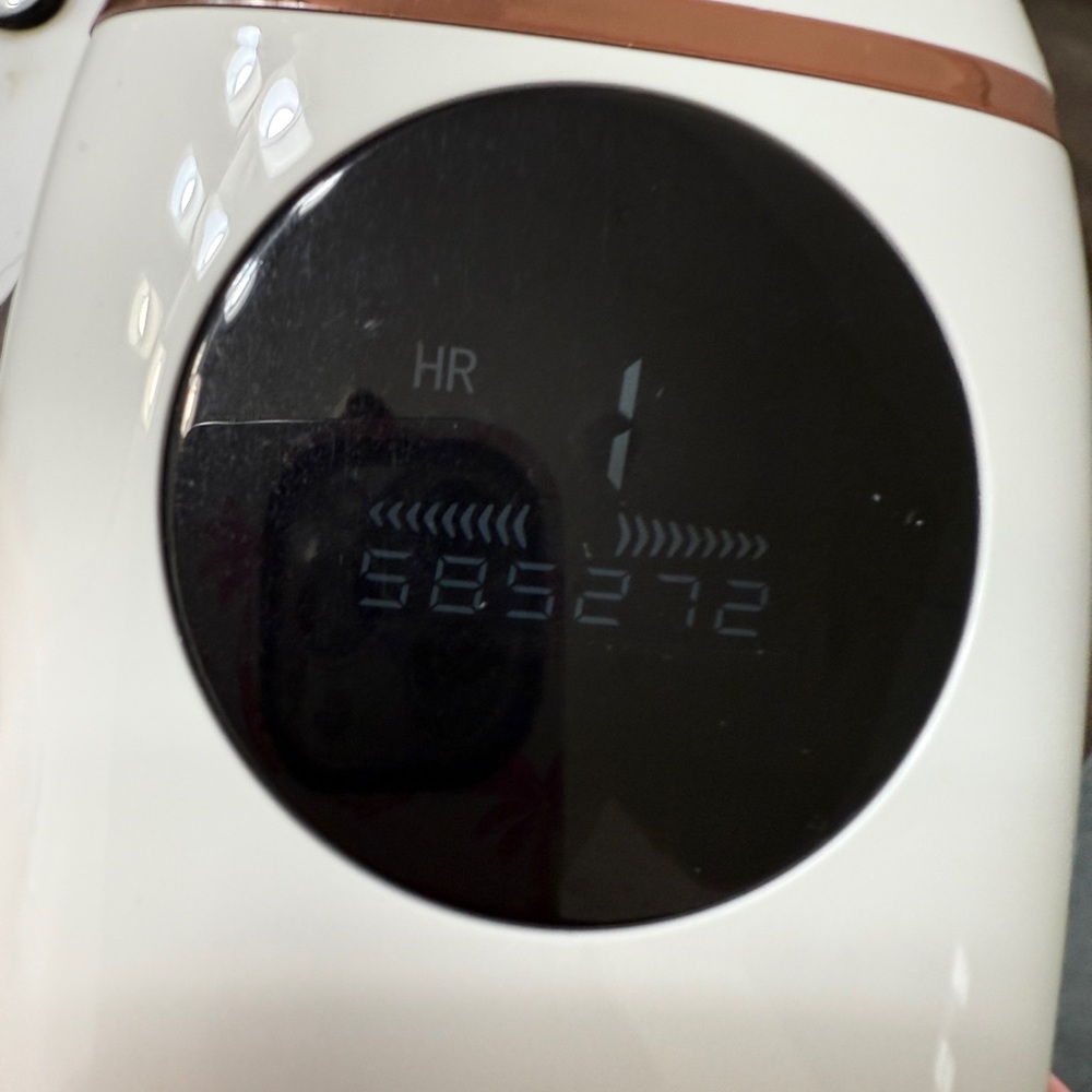 Nood The Flasher 2.0 IPL Hair Removal Device - White and Gold - Picture 4 of 4